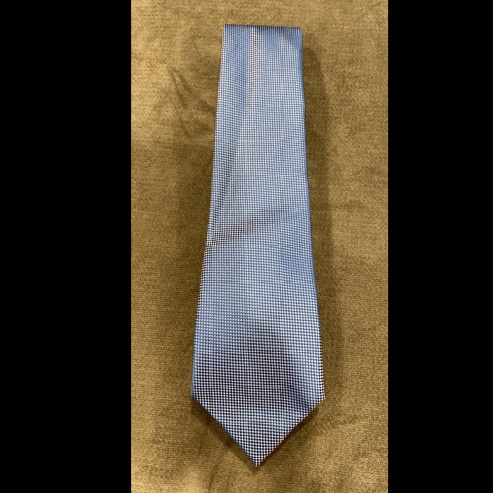 Stafford men’s silk tie.
